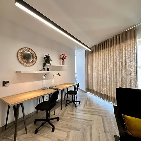 The Cube - Designer Finished By Sf Homes *